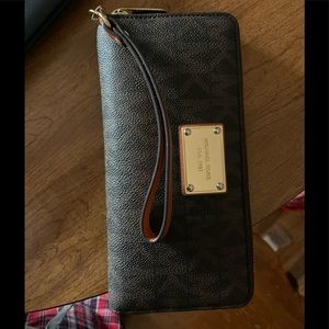 Micheal kors wallet